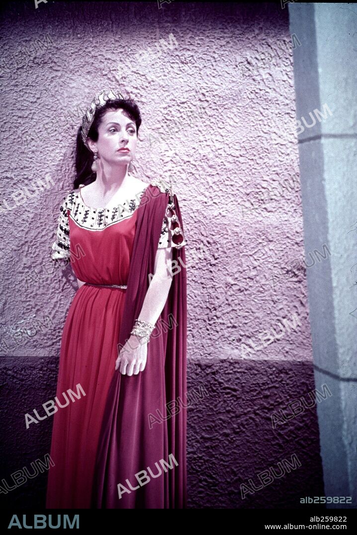 DANIELLE DARRIEUX in ALEXANDER THE GREAT, 1956, directed by ROBERT ROSSEN. Copyright UNITED ARTISTS.