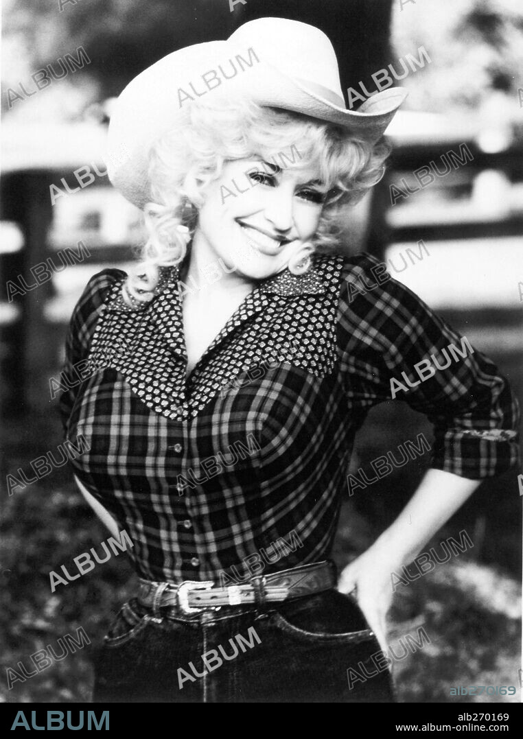 DOLLY PARTON in RHINESTONE, 1984, directed by BOB CLARK. Copyright 20TH CENTURY FOX.