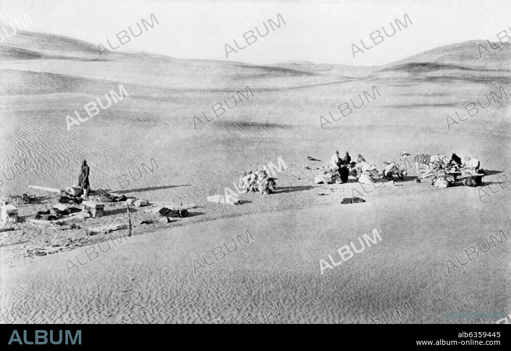 Hedin, Sven; schwed. Asienforscher. 1865-1952. Zweite Zentralasiatische Expedition 1899-1902: "Lager mitten in der Sandwüste". Druck nach Photographie. Aus: Sven Hedin, Abenteuer in Tibet, 7. Aufl. Leipzig (F. A.Brockhaus) 1912, nach S. 222.
