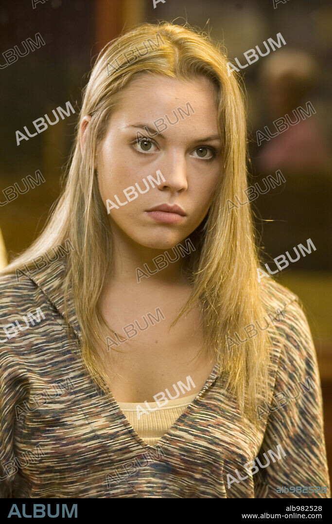 AGNES BRUCKNER en LA MARCA DEL LOBO, 2007 (BLOOD AND CHOCOLATE), dirigida por KATJA VON GARNIER. Copyright BERRICK FILMPRODUKTION/BLOOD & CHOCOLATE PRODUCTIONS/LAKESHO.