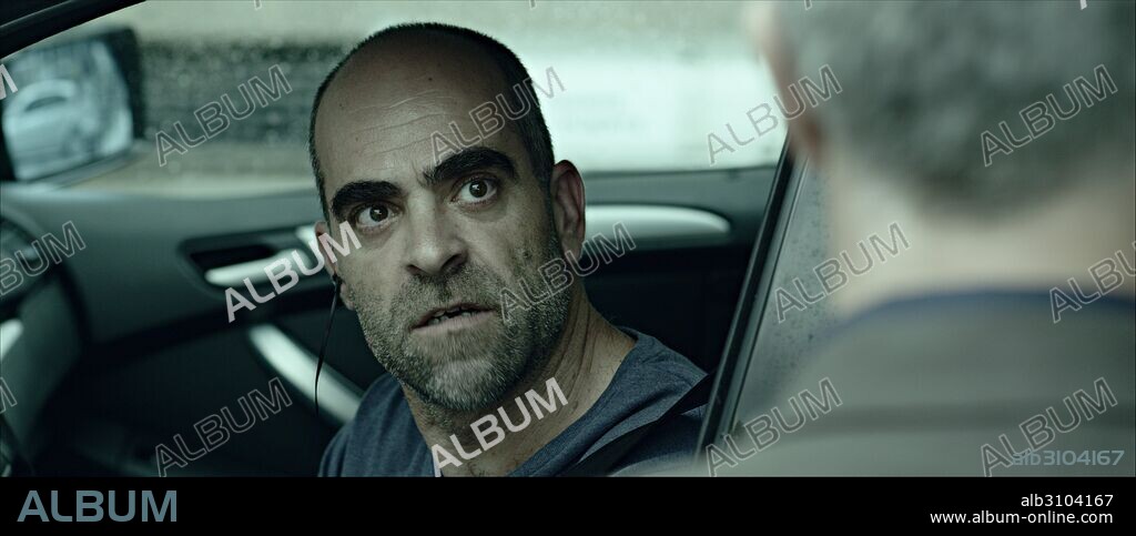 LUIS TOSAR en EL DESCONOCIDO, 2015, dirigida por DANI DE LA TORRE. Copyright A TRES MEDIA CINE/LA FERME PRODUCTIONS/TVG/VACA FILMS.