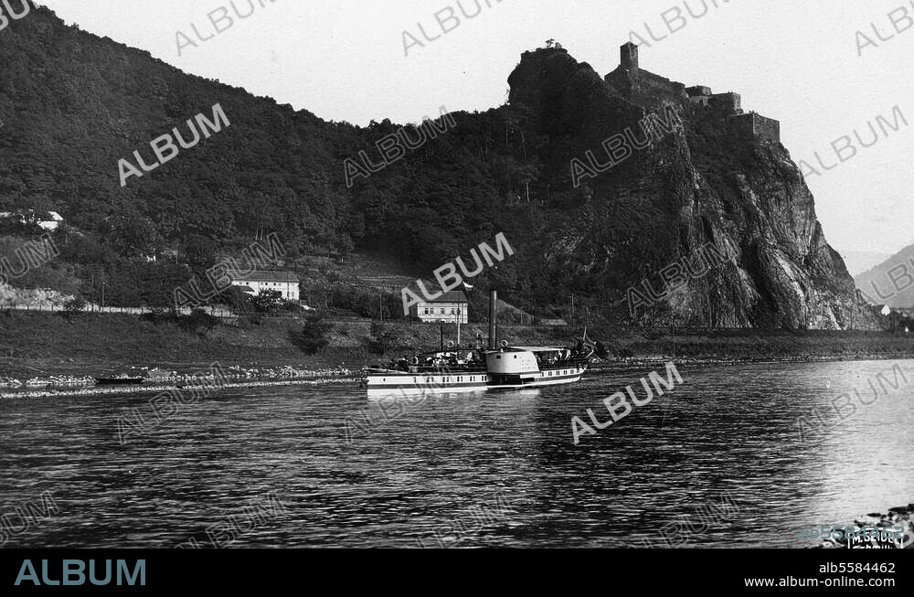 Aussig an der Elbe (Böhmen), Burg Schreckenstein. Blick über die Elbe auf Burg Schreckenstein. Foto, um 1930.