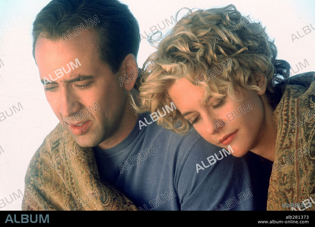 MEG RYAN and NICOLAS CAGE in CITY OF ANGELS, 1998, directed by BRAD SILBERLING. Copyright WARNER BROS.