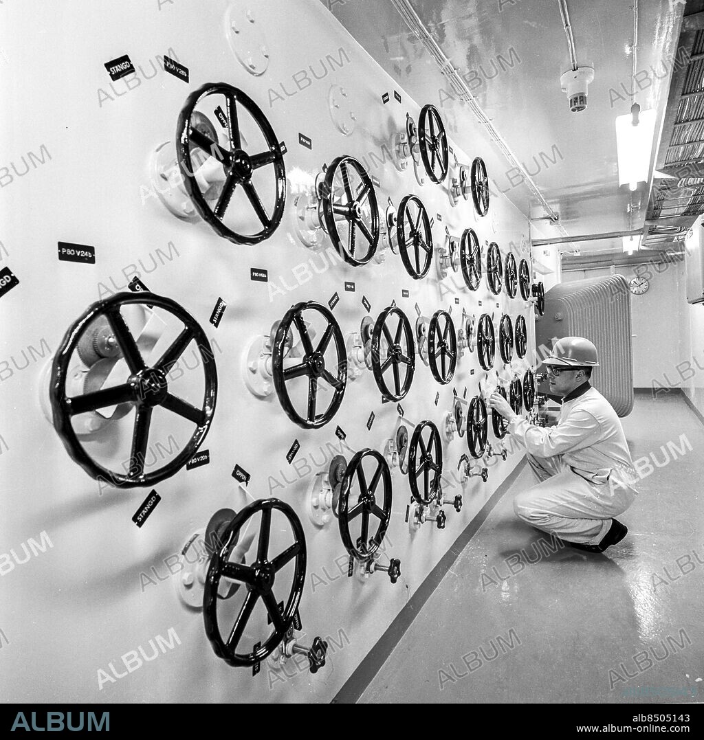 STOCKHOLM 1963 MAJ. Interiör Ågestaverket R3 Adam i Huddinge, Stockholm i maj 1963, som ska producera fjärrvärme till stadsdelen Farsta. Ågestaverket är Sverges första kärnkrafrvek.. Foto: Freddy Lindström / TT / Kod: 1047.