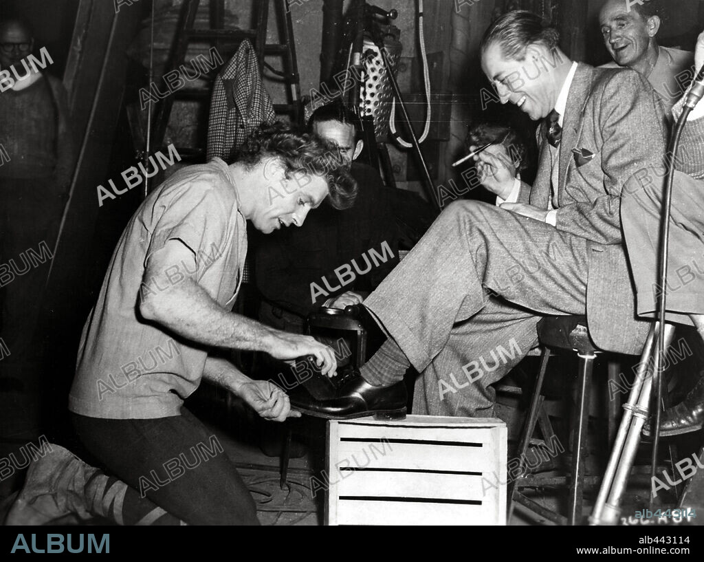 BURT LANCASTER y JACQUES TOURNEUR en EL HALCÓN Y LA FLECHA, 1950 (THE FLAME AND THE ARROW), dirigida por JACQUES TOURNEUR. Copyright WARNER BROTHERS.