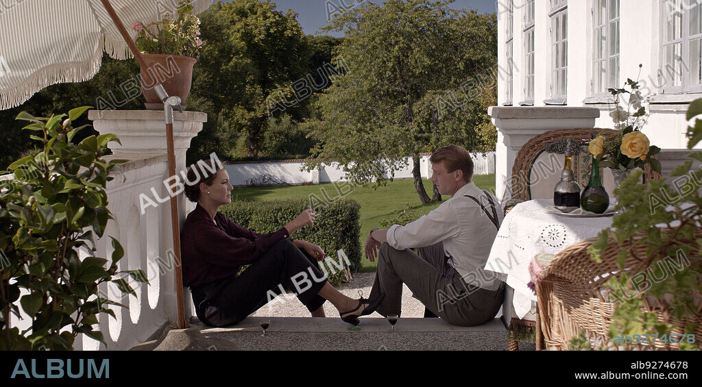 CONNIE NIELSEN and JOACHIM FJELSTRUP in THE DREAMER-BECOMING KAREN BLIXEN, 2022 (DROMMEREN), directed by JEANETTE NORDAHL. Copyright Nordic Entertainment Group.