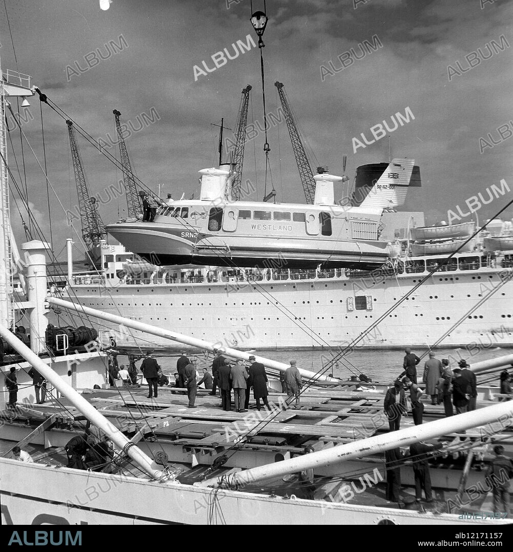 HOVERCRAFT SRN2 LOADED BEVERFIR STEAMER IN SOUTHAMPTON ;. 19 APRIL 1963.
