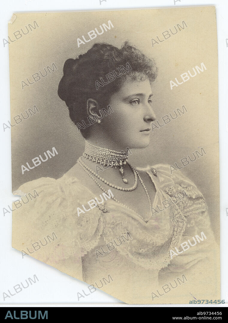 1895 (CA.). Retrato de Alejandra Románova emperatriz consorte de Nicolas II de Rusia.