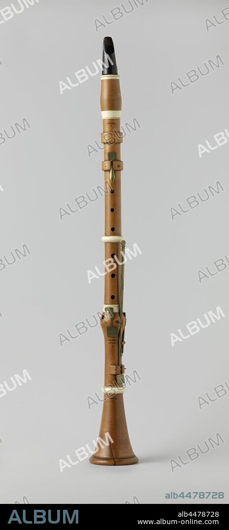 Clarinet, Clarinet of yellow wood with white bone bands and five brass valves., Hijd van den Horn, Leiden, c. 1800, boxwood (hardwood), ivory, brass (alloy), ebony (wood), l 700 mm d 80 mm.