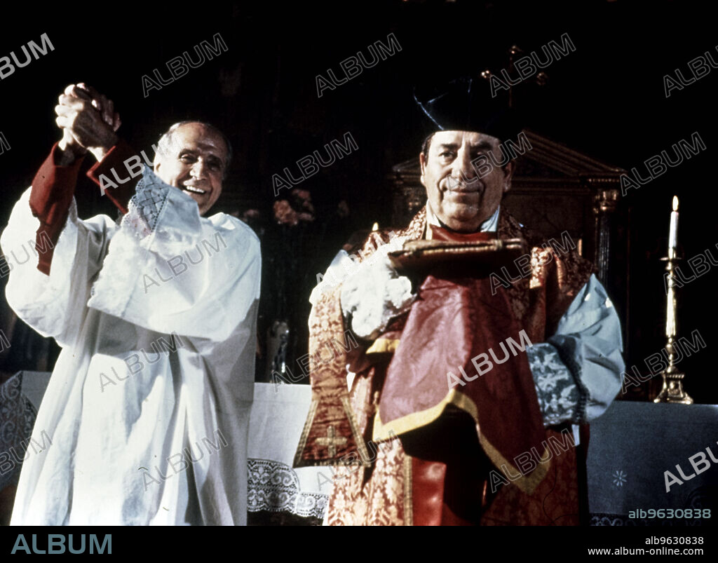 CASSEN y MANUEL ALEXANDRE en AMANECE, QUE NO ES POCO, 1989, dirigida por JOSE LUIS CUERDA. Copyright COMPAÑIA DE AVENTURAS COMERCIALES.