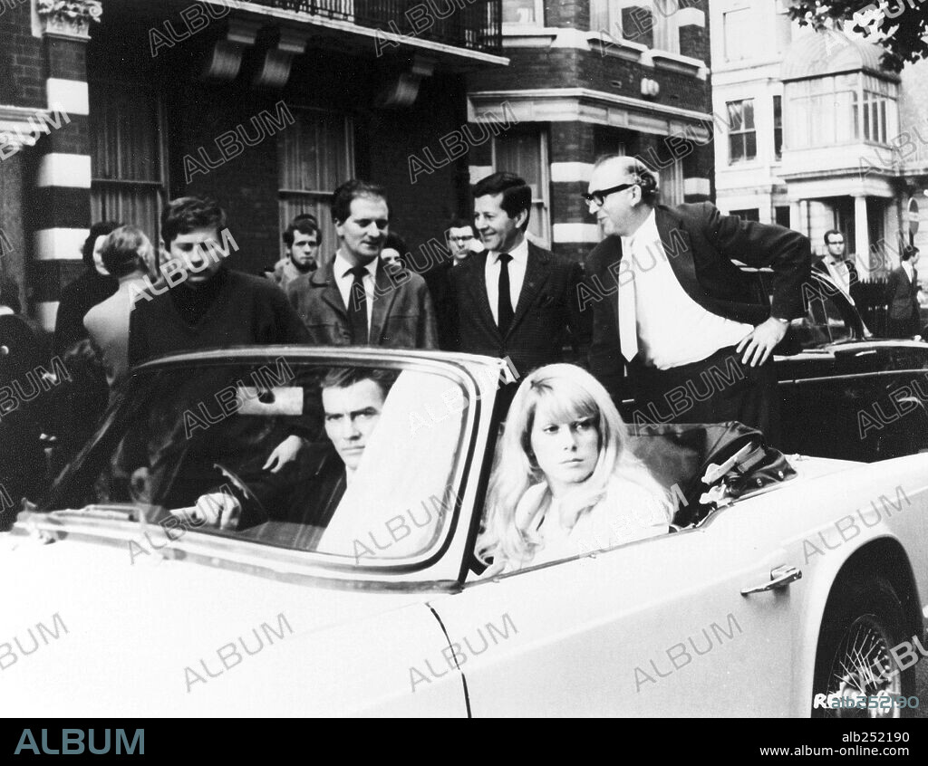 CATHERINE DENEUVE, JOHN FRASER and ROMAN POLANSKI in REPULSION, 1965, directed by ROMAN POLANSKI. Copyright COMPTON-TEKLI/ROYAL.