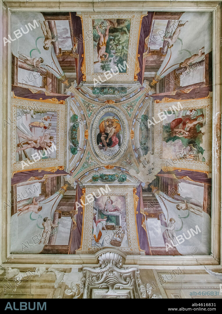 Sala Baganza (Parma), Rocca Sanvitale, Room of Hercules: view of the vault with frescoes depicting stories of Hercules, by Orazio Samacchini (maybe Bernardino Campi), 1564 - 1565.