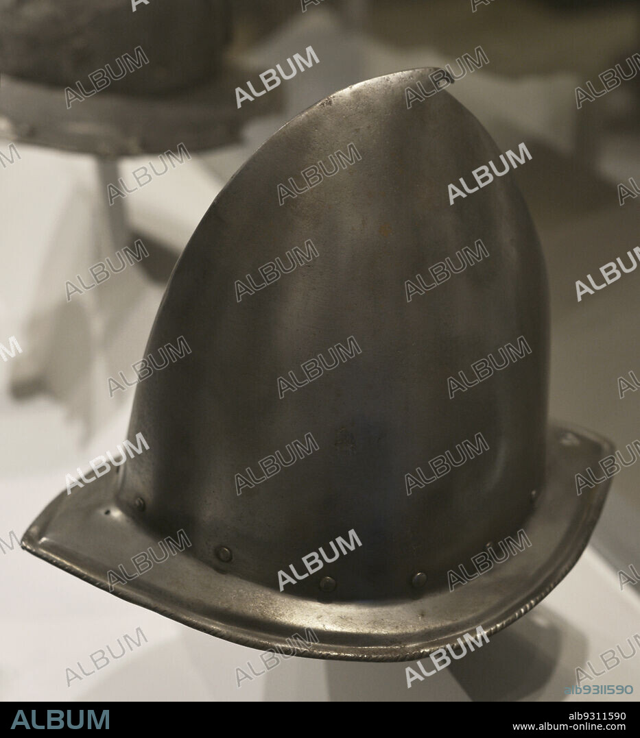 Casco Morrión picudo. Siglo XVI. Museo de Marina. Lisboa. Portugal.