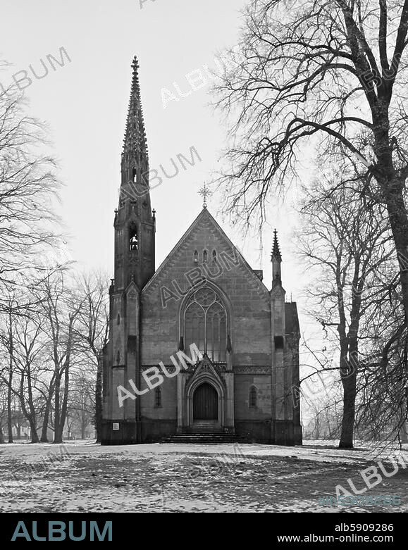 Kröchlendorff (Uckermark, Brandenburg), ehem. Schloßkirche (erbaut 1855-1867; Arch.: Ferdinand von Arnim; 1993 restauriert, heutige Nutzung als Ausstellungshalle und Konzertsaal). Ansicht von Westen. Foto, Januar 2006.