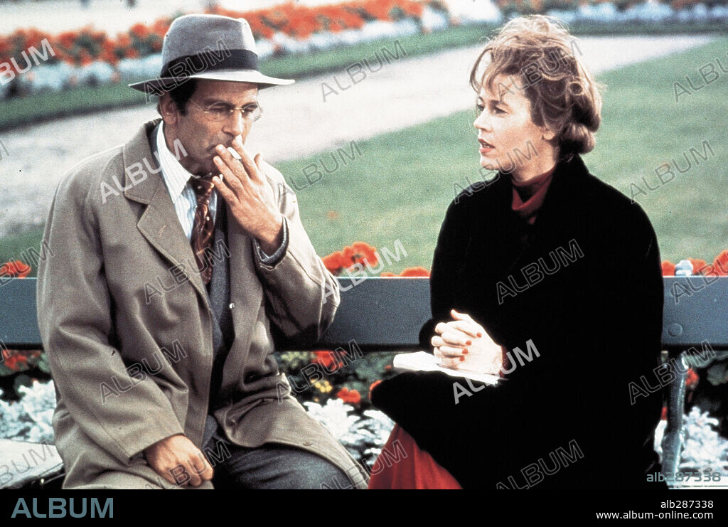 JANE FONDA and MAXIMILIAN SCHELL in JULIA, 1977, directed by FRED ZINNEMANN. Copyright 20TH CENTURY FOX.