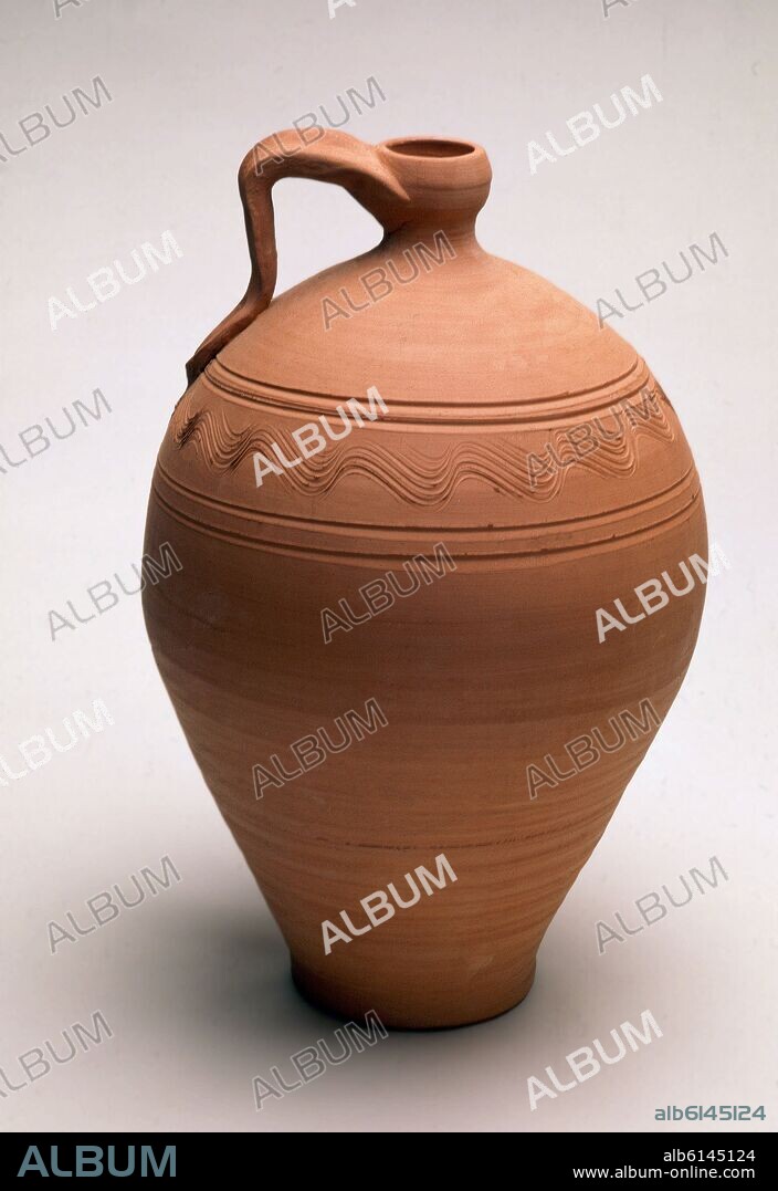 CANTARO DE BARRO CON DECORACION EN RELIEVE Y UN ASA - SIN VIDRIAR- S XX.