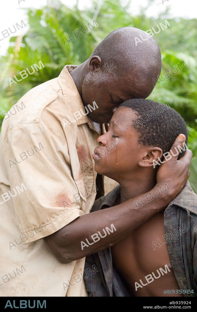 DJIMON HOUNSOU y KAGISO KUYPERS en DIAMANTE DE SANGRE, 2006 (BLOOD DIAMOND), dirigida por EDWARD ZWICK. Copyright WARNER BROS. PICTURES / BUITENDIJK, JAAP.