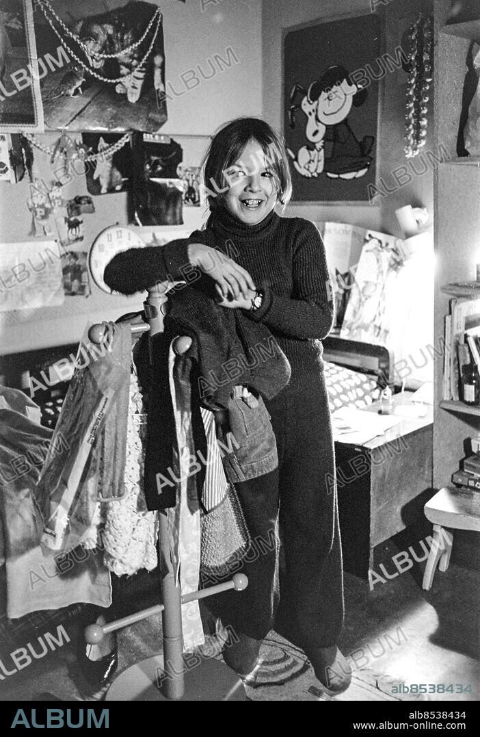 1970-11-11.. Malin Edwall, skådespelerska som spelade flcikan Nanna i radioversionen.. Foto: Bertil S-son Åberg / RiR / SVT / Kod: 5600 . Bild och reportage publ. i RiR 49/70 sid. 26-27 inför adventskalendern Regnbågslandet i radio och TV.. RiR 19976 sv/v neg. Julkalendern.