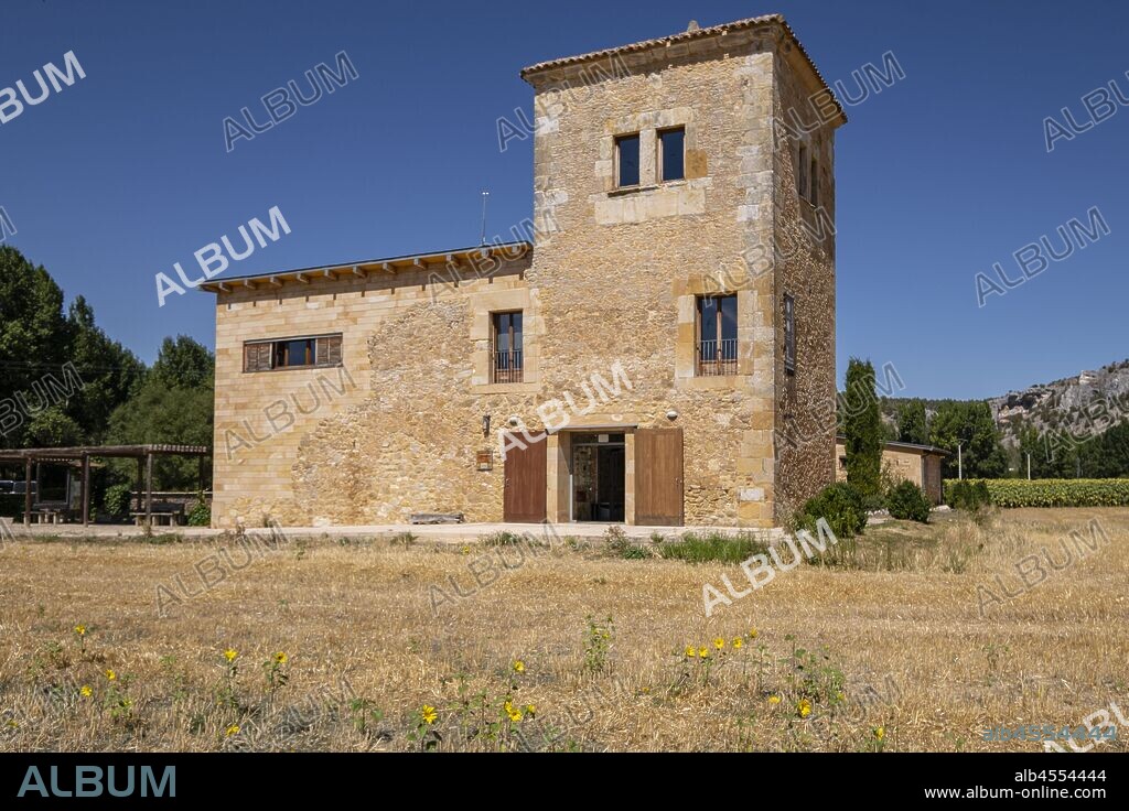 antiguo Palacio de Santa Coloma, Casa del Parque de la Fuentona - Sabinar de Calatañazor, Muriel de la Fuente, Soria, Comunidad Autónoma de Castilla, Spain, Europe.