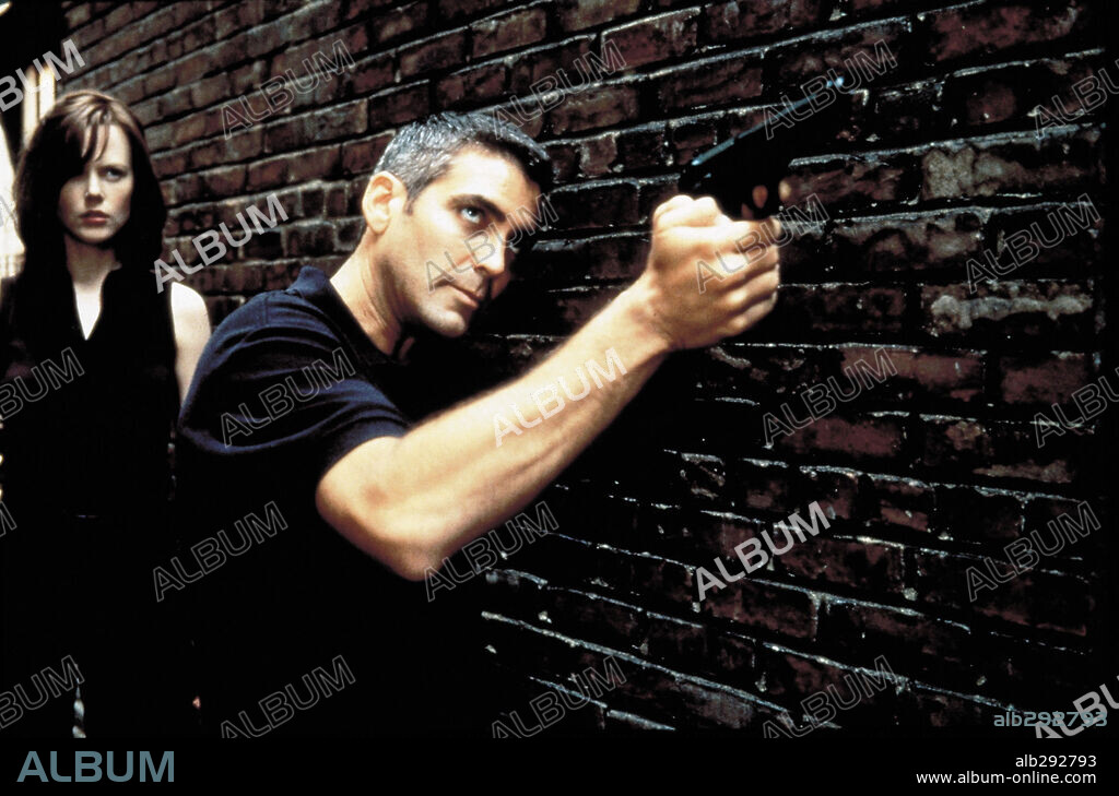 GEORGE CLOONEY and NICOLE KIDMAN in THE PEACEMAKER, 1997, directed by MIMI LEDER. Copyright DREAMWORKS.