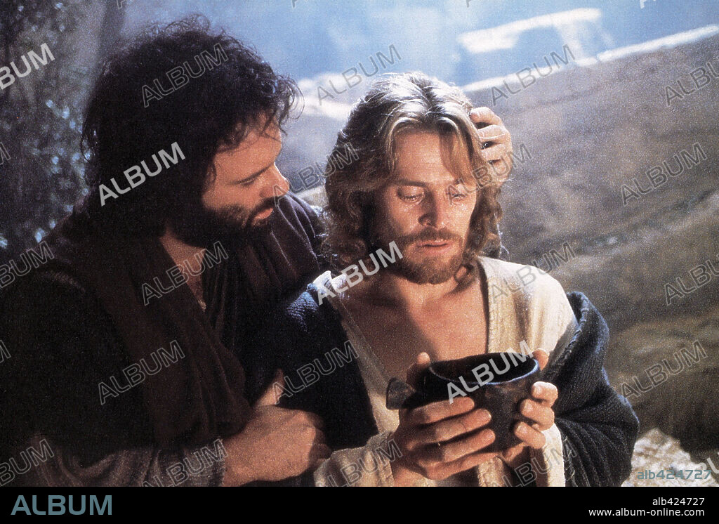 PAUL GRECO and WILLEM DAFOE in THE LAST TEMPTATION OF CHRIST, 1988, directed by MARTIN SCORSESE. Copyright UNIVERSAL PICTURES.