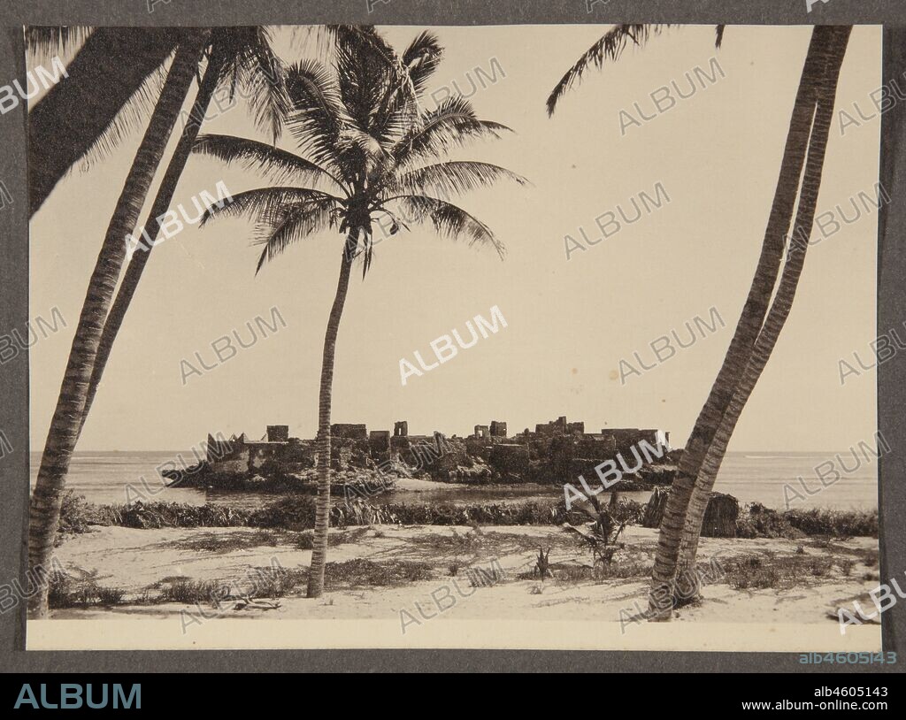 Somalia, View of the ancient mediaeval citadel of Gondershe on the Somali coast, now in ruins. Photograph is stamped on the back with the mark of Foto Parodi.Original manuscript caption: Gezirat al Gondersheik18 kms from Mogadishu[crossed out] Isola di Gesira, circa 1940. 2000/084/1/1/3/124.