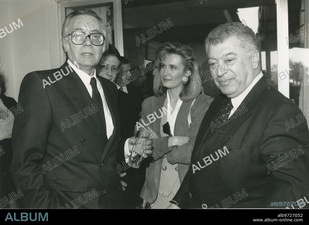 Guadalajara, 11/05/1991. Camilo José Cela celebra su 75 cumpleaños en la finca «El Espinar». En la imagen, Francisco Umbral, Nieves Herrero y Tico Medina.