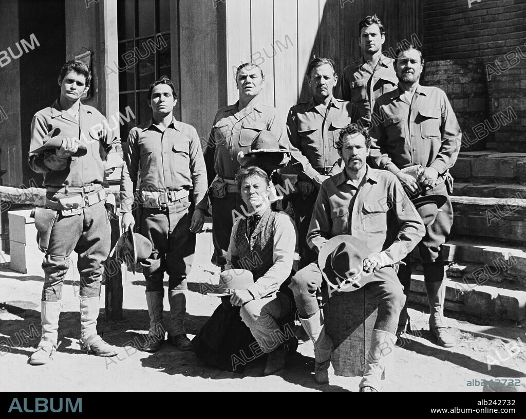 ERNEST BORGNINE, WARREN OATES y WILLIAM HOLDEN en GRUPO SALVAJE, 1969 (THE WILD BUNCH), dirigida por SAM PECKINPAH. Copyright WARNER BROS/SEVEN ARTS.