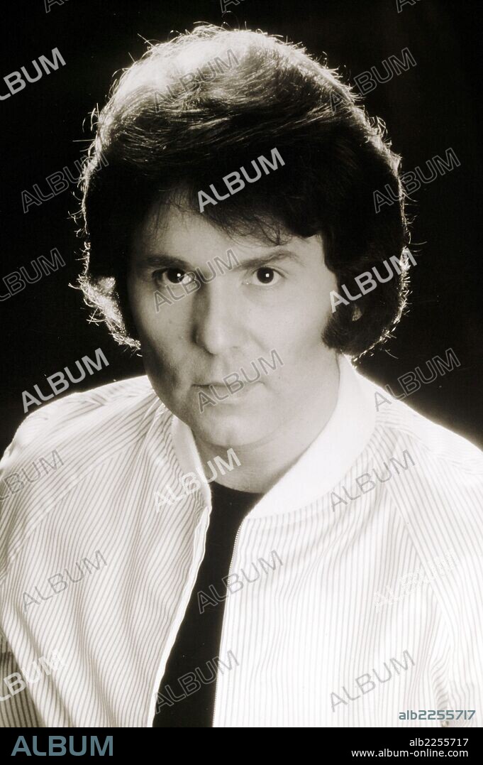 RAPHAEL. RAFAEL MARTOS SANCHEZ. CANTANTE ESPAÑOL.LINARES 1943.