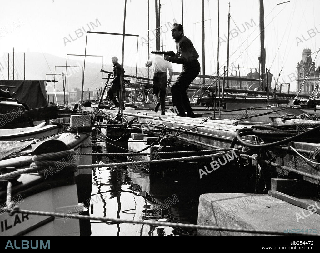 LUIS PEÑA en A TIRO LIMPIO, 1963, dirigida por FRANCISCO PEREZ DOLZ. Copyright P.C. BALCAZAR.