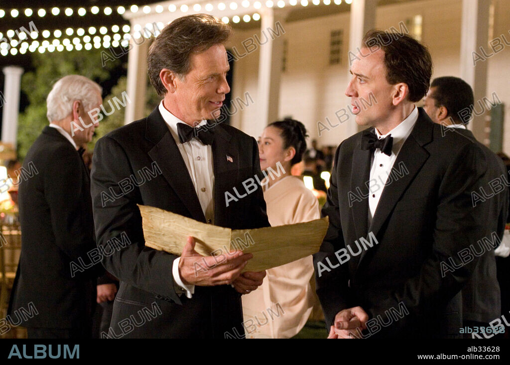 BRUCE GREENWOOD y NICOLAS CAGE en BUSQUEDA: LA BUSQUEDA: EL DIARIO SECRETO, 2007 (NATIONAL TREASURE: BOOK OF SECRETS), dirigida por JON TURTELTAUB. Copyright JERRY BRUCKHEIMER FILMS/JUNCTION ENTERTAINMENT/SATURN FILMS/ / ZUCKERMAN, ROBERT.