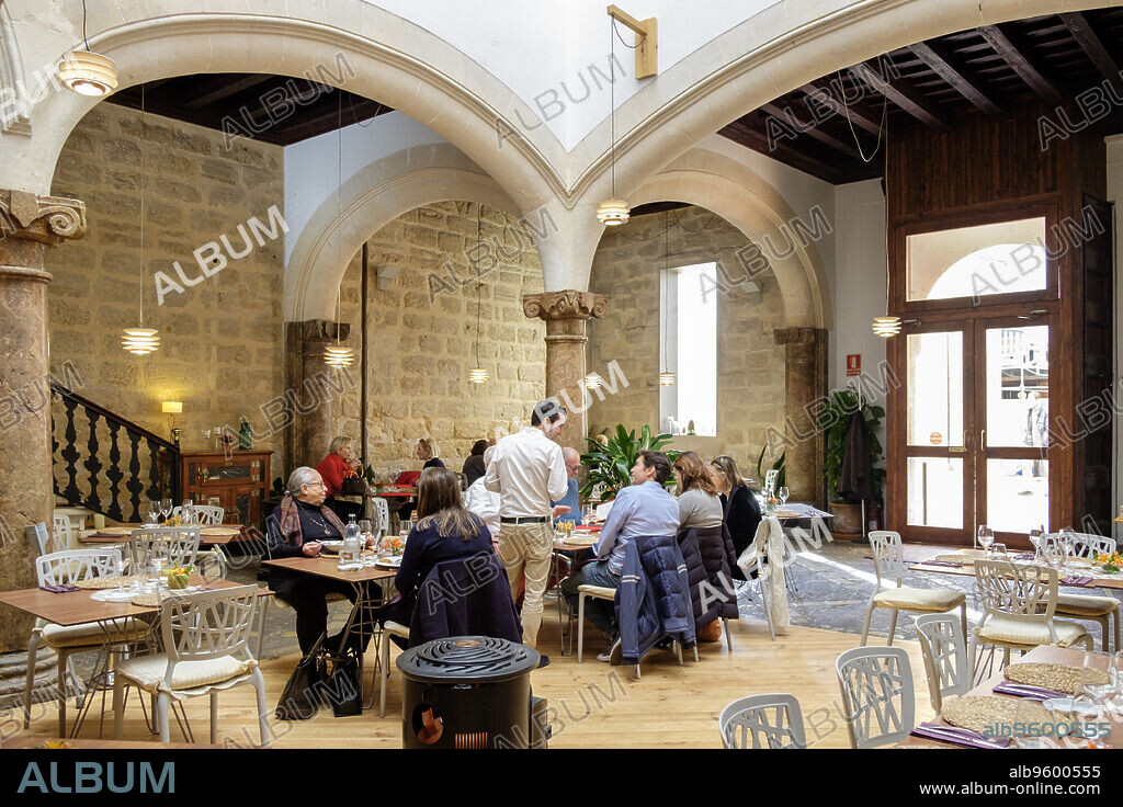 Aromata, restaurante cafe, cocina mallorquina mediterranea, Palma, Mallorca, balearic islands, Spain.