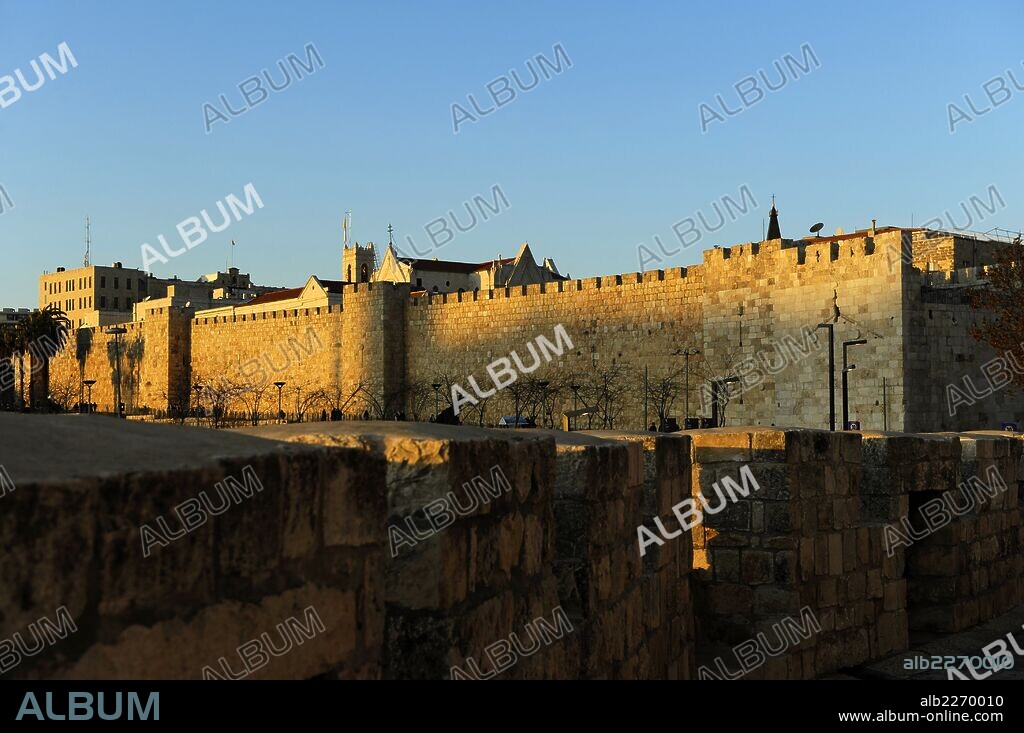 ISRAEL. JERUSALEN. Murallas que rodean la Ciudad Antigua. Inmediaciones de la Puerta de Jaffa. Zona Occidental.