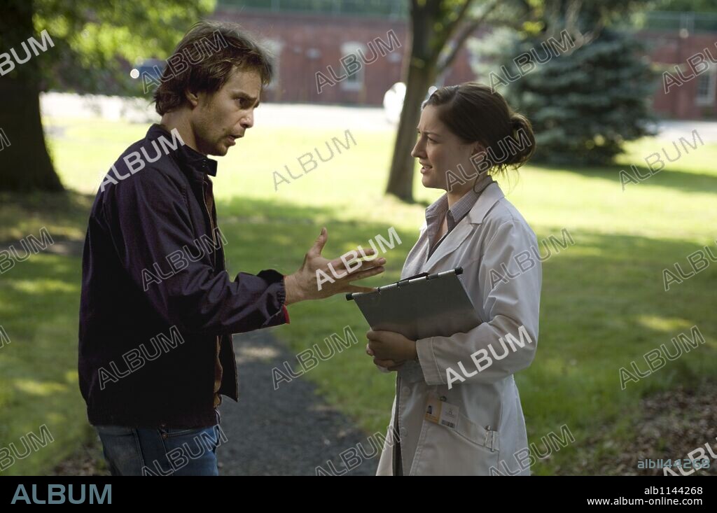 KELLY MacDONALD y SAM ROCKWELL en ASFIXIA, 2008 (CHOKE), dirigida por CLARK GREGG. Copyright ATO PICTURES/ARAMID ENTERTAINMENT FUND/CHOKE FILM/CONTRAFILM / MIGLIO, JESSICA.