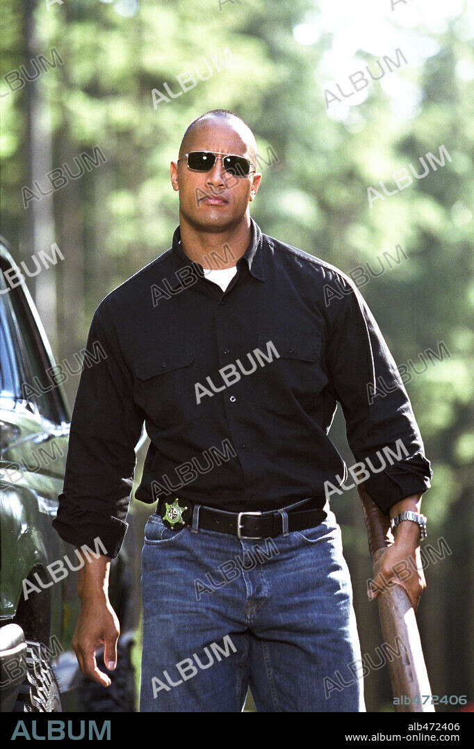 DWAYNE "THE ROCK" JOHNSON en PISANDO FUERTE, 2004 (WALKING TALL), dirigida por KEVIN BRAY. Copyright METRO GOLDWYN MAYER / AKESTER, BOB.