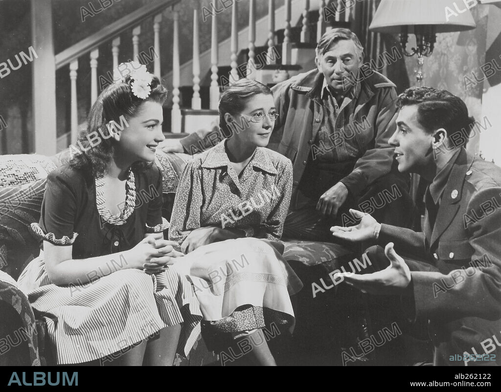 ANNE BAXTER, RAY COLLINS, RUTH NELSON and WILLIAM EYTHE in THE EVE OF ST MARK, 1944, directed by JOHN M. STAHL. Copyright 20TH CENTURY FOX.