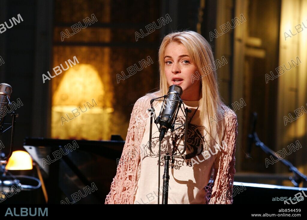 LINDSAY LOHAN in A PRAIRIE HOME COMPANION, 2006, directed by ROBERT ALTMAN. Copyright GREENSTREET FILMS/RIVER ROAD ENTERTAINMENT/PRAIRIE HOME PROD / GORDON, MELINDA SUE.
