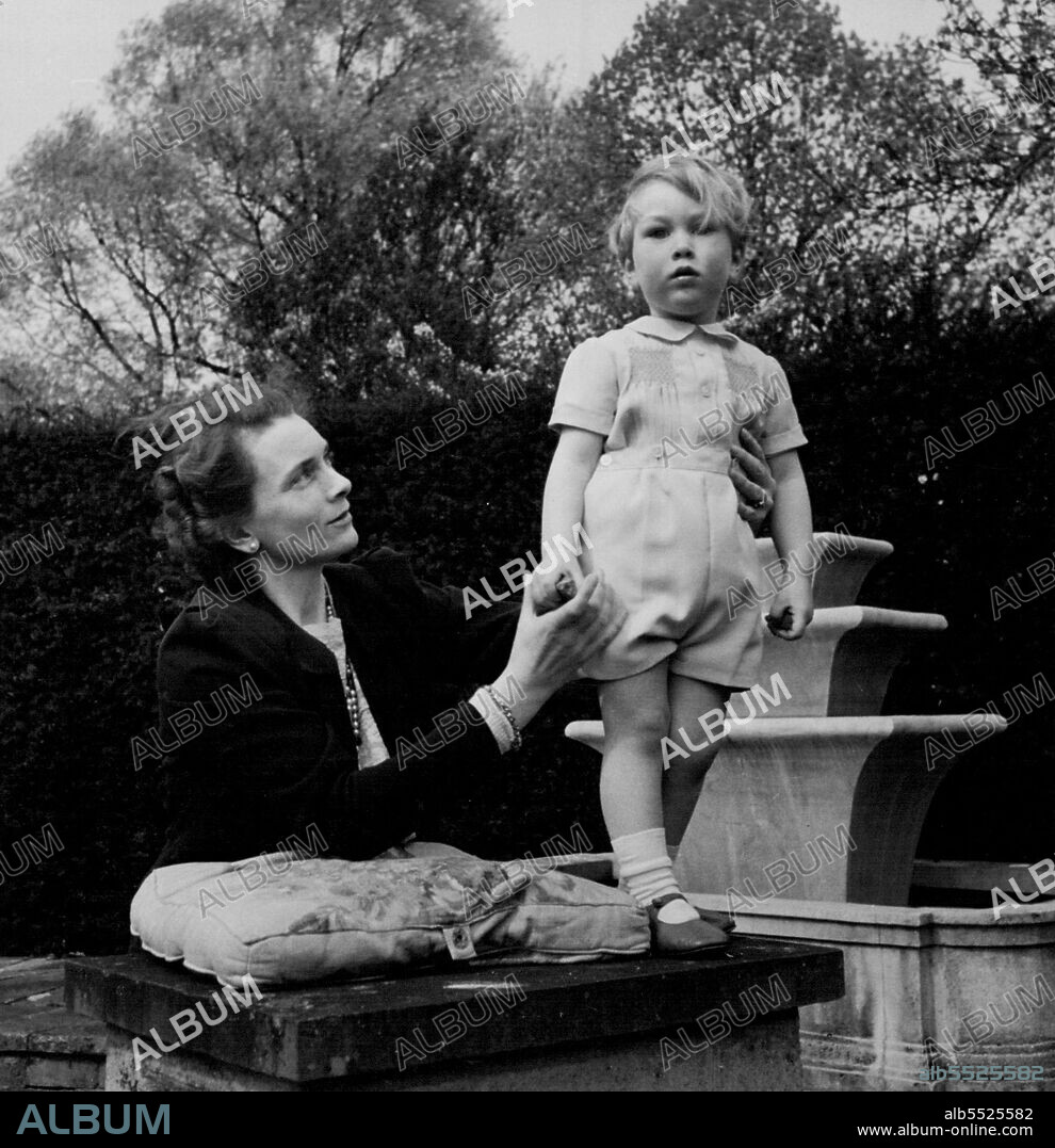 Prince William with his mother. October 19, 1944. (Photo by Lee Miller).