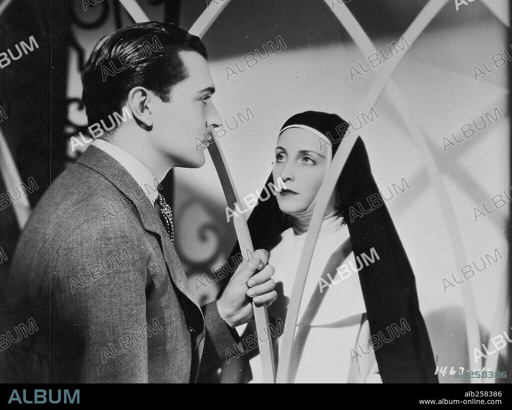 DOROTHEA WIECK y KEN TAYLOR en CANCION DE CUNA, 1933 (CRADLE SONG), dirigida por MITCHELL LEISEN. Copyright PARAMOUNT PICTURES.