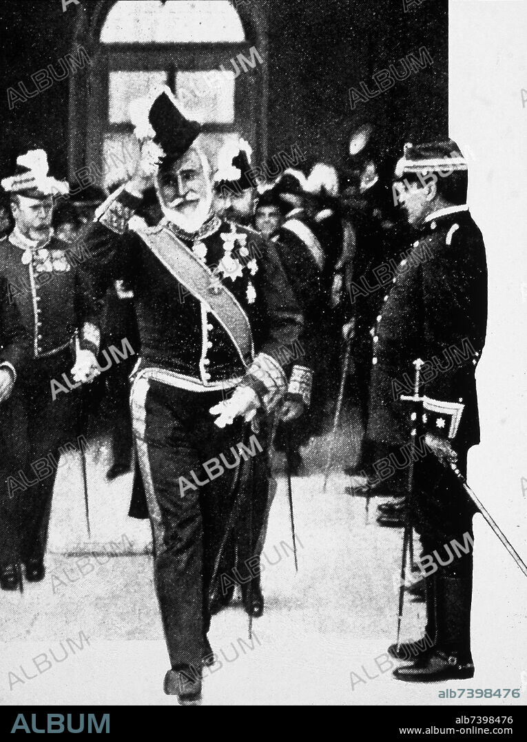 ANTONIO MAURA SALIENDO DE UN CONSEJO DE MINISTROS DE ALFONSO XIII, 1913.