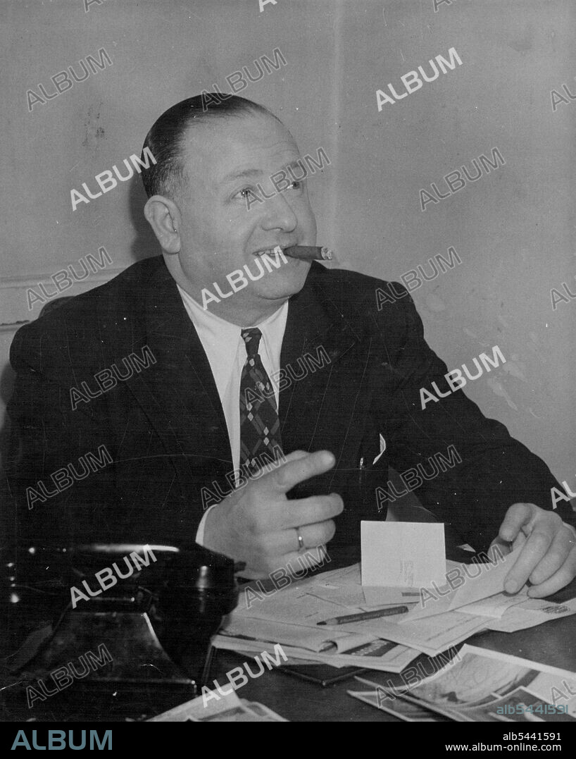 Man Behind The Big Fights. The persuasive Jack wags a forceful forefinger. Jack Solomons uses his hands in lively fashion when talking. September 21, 1953. (Photo by Pictorial Press).