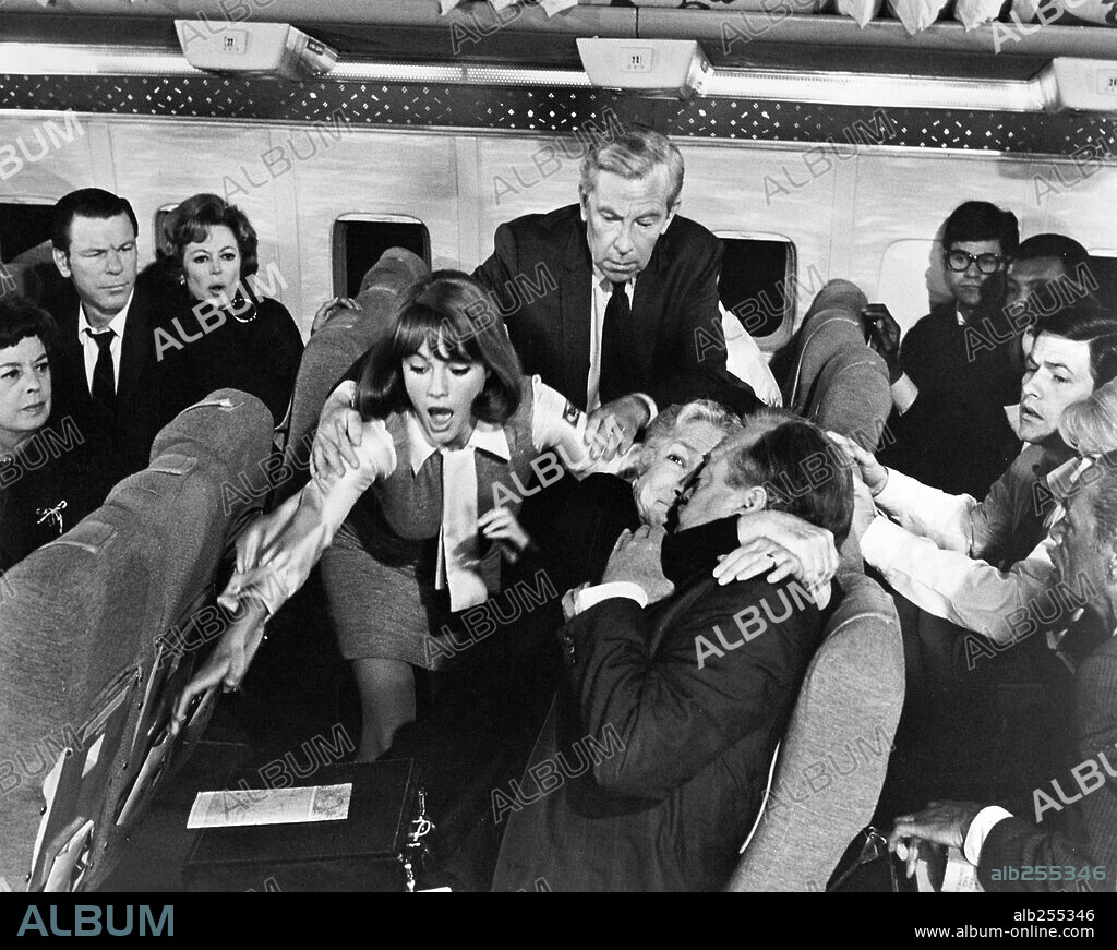 HELEN HAYES und JACQUELINE BISSET in AIRPORT, 1970, unter der Regie von GEORGE SEATON. Copyright UNIVERSAL PICTURES.