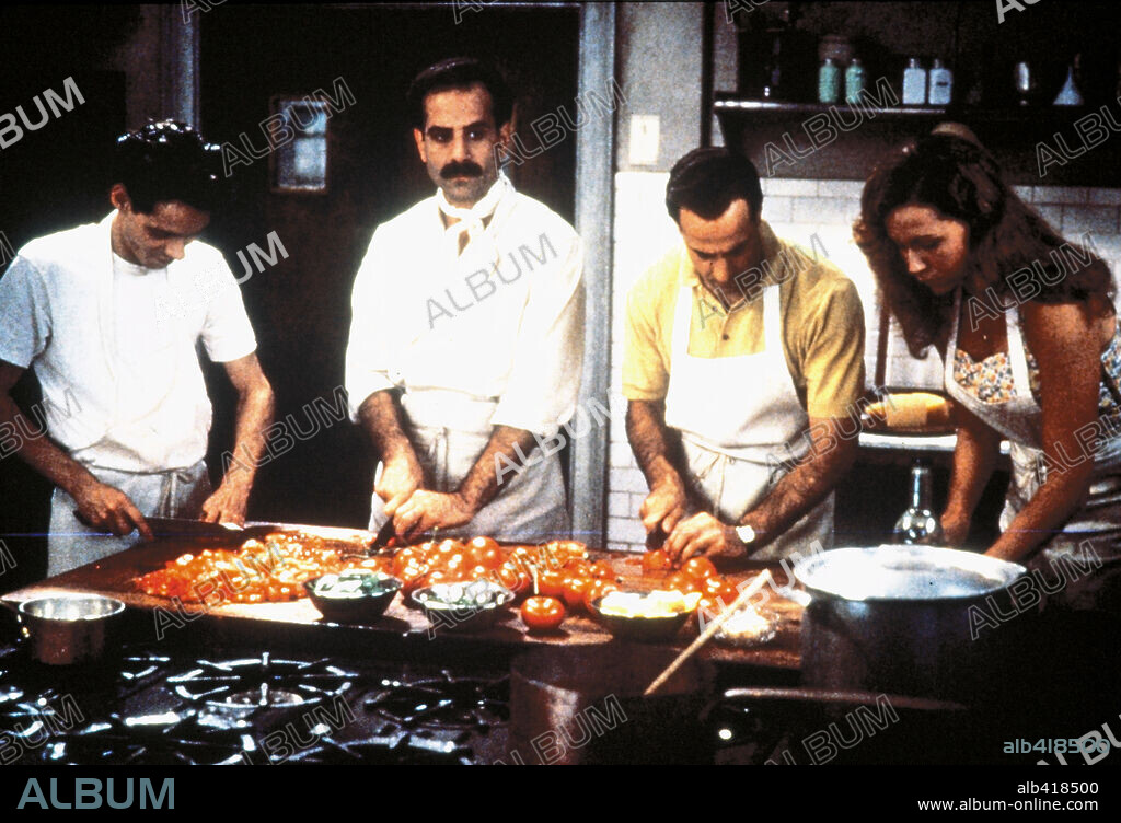 MARC ANTHONY y TONY SHALHOUB en BIG NIGHT [UNA GRAN NOCHE], 1996 (BIG NIGHT), dirigida por CAMPBELL SCOTT y STANLEY TUCCI. Copyright TIMPANO.