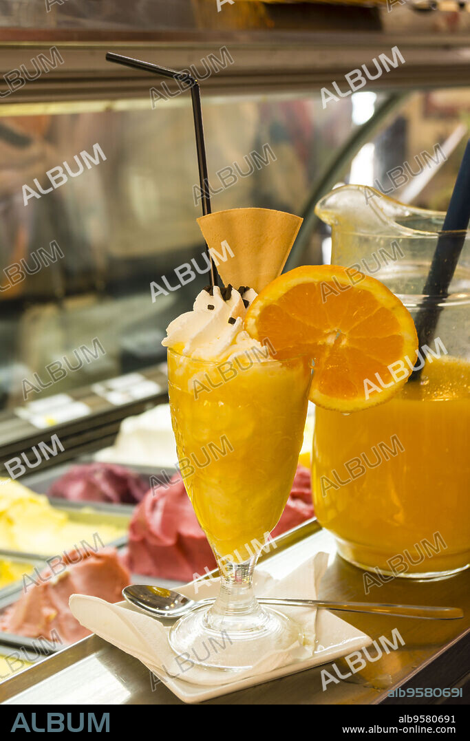 helado de naranja, Sa Fabrica de Gelats, helados artesanos, Soller, Mallorca, balearic islands, spain, europe.