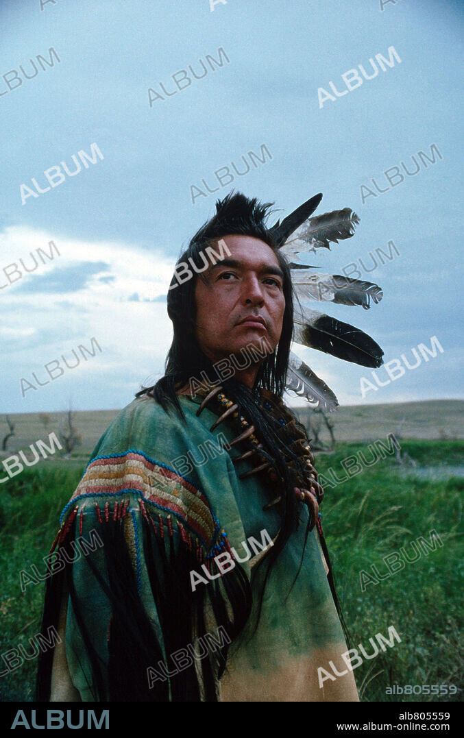 GRAHAM GREENE in DANCES WITH WOLVES, 1990, unter der Regie von KEVIN COSTNER. Copyright ORION PICTURES.