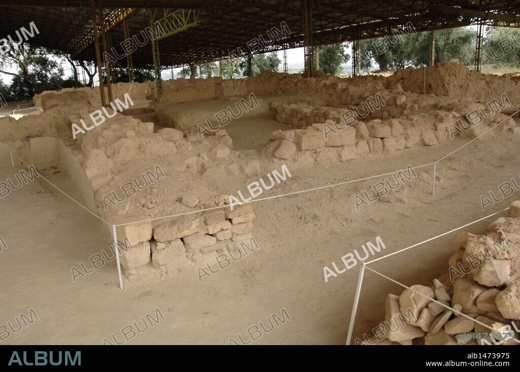 Mycenean Art. Greece. Palace of Nestor, near Pylos. 1300-1200 B.C. Bronze Age. Ruins. Queen Hall. Region of Peloponnese.