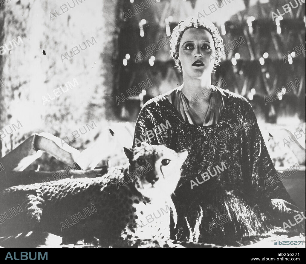 BRIGITTE HELM in QUEEN OF ATLANTIS, 1932 (DIE HERRIN VON ATLANTIS), directed by GEORG WILHELM PABST. Copyright NERO-FILM AG, BERLIN.