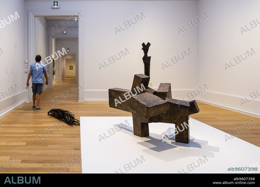 Alrededor del vacío I, 1964, Eduardo Chillida,Museo de Bellas Artes, Bilbao, Spain.