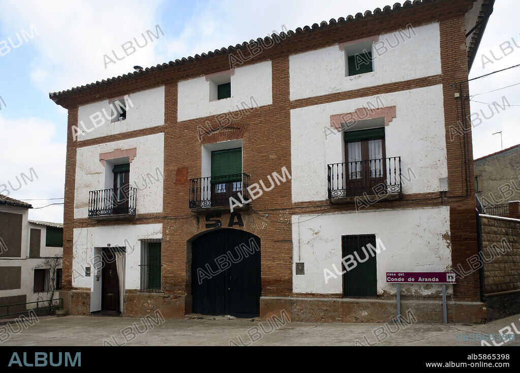 Almonacid de la Sierra; Casa - Palacio del Conde de Aranda (siglo XVIII).
