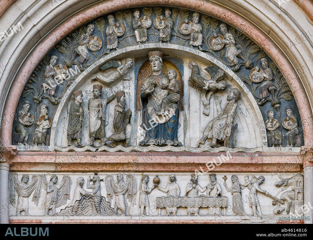 Parma, The Baptistery, The Portal of Life: Bas-relief depicting the Adoration of the Magi. Work by Benedetto Antelami and workshop.